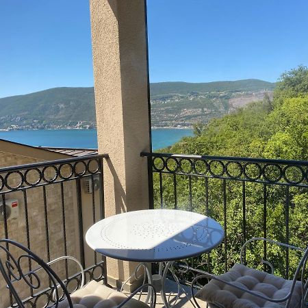 Апартаменты Adria Sea & Mountains Херцег-Нови Экстерьер фото