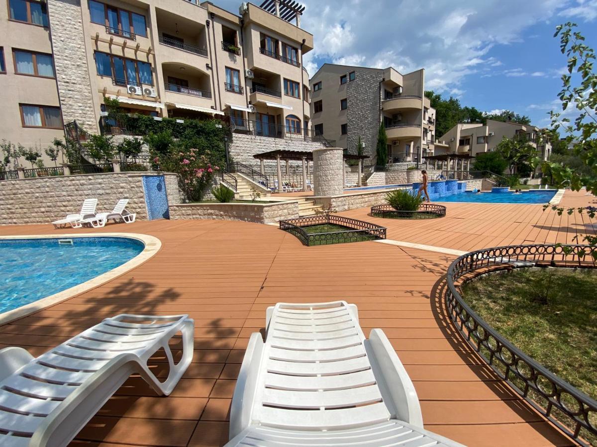Апартаменты Adria Sea & Mountains Херцег-Нови Экстерьер фото