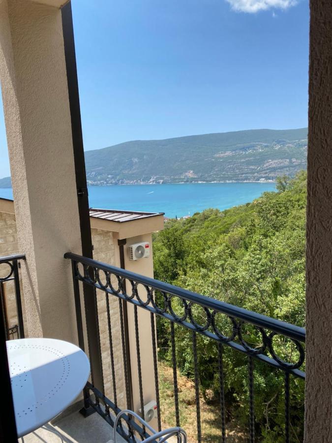 Апартаменты Adria Sea & Mountains Херцег-Нови Экстерьер фото