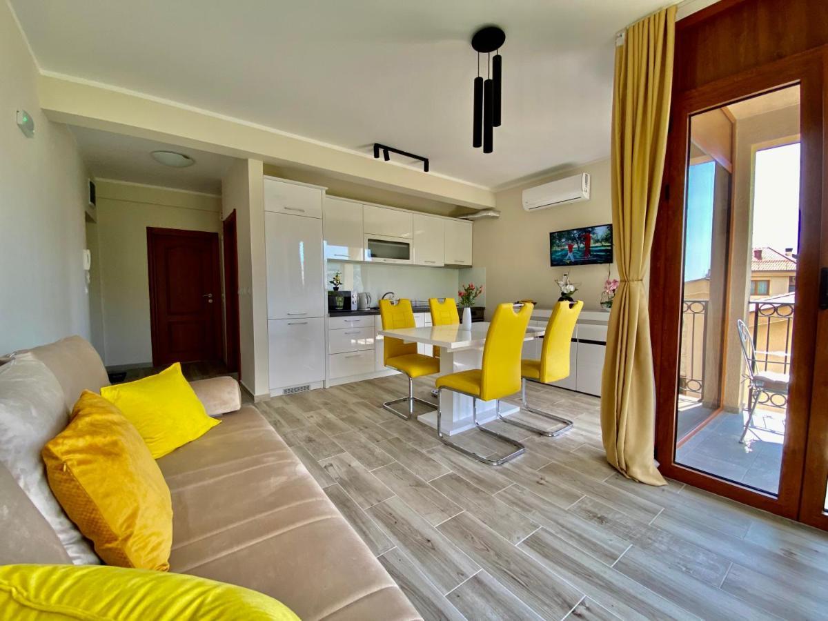 Апартаменты Adria Sea & Mountains Херцег-Нови Экстерьер фото