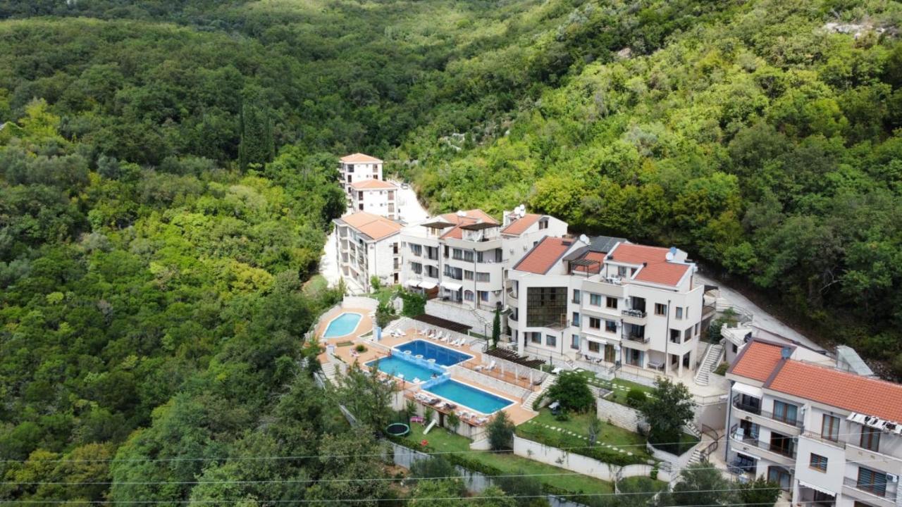 Апартаменты Adria Sea & Mountains Херцег-Нови Экстерьер фото