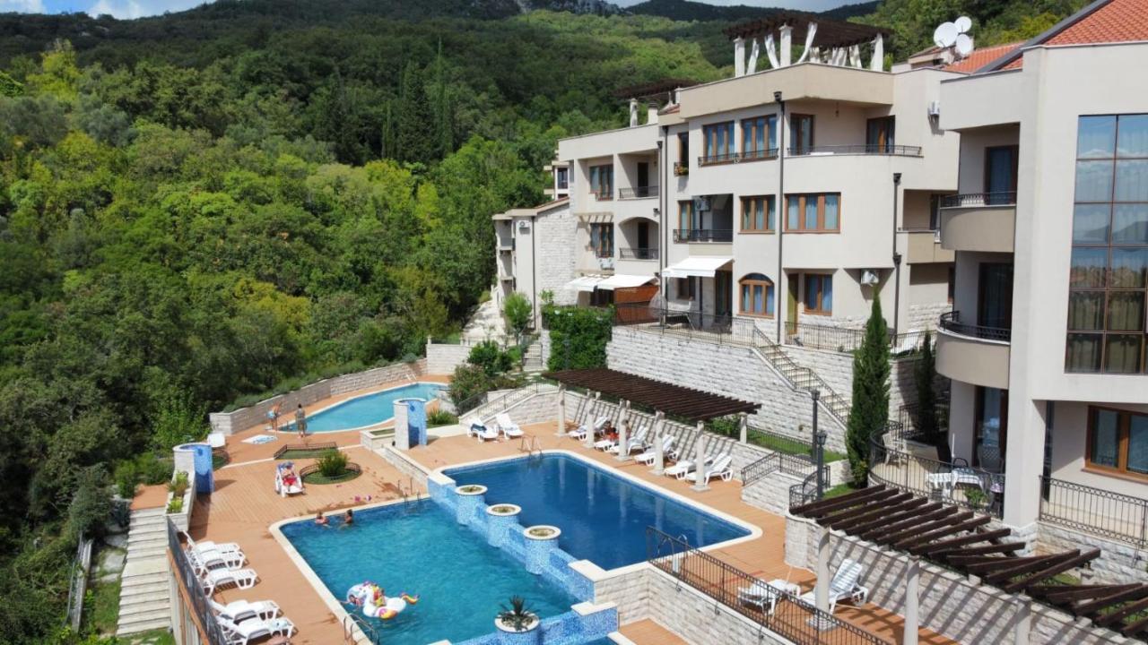 Апартаменты Adria Sea & Mountains Херцег-Нови Экстерьер фото